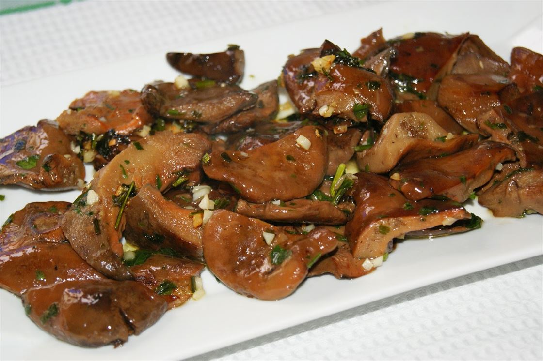 Níscalos al Ajillo: Receta Tradicional Fácil y Rápida